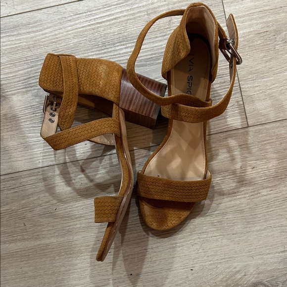 Via Spiga Tan Strappy Sandals - Picture 3 of 8
